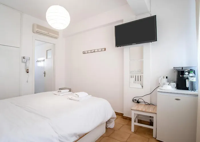 Livadia Seaside 8 Páros