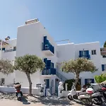Livadia Seaside 8 بيت ضيافة