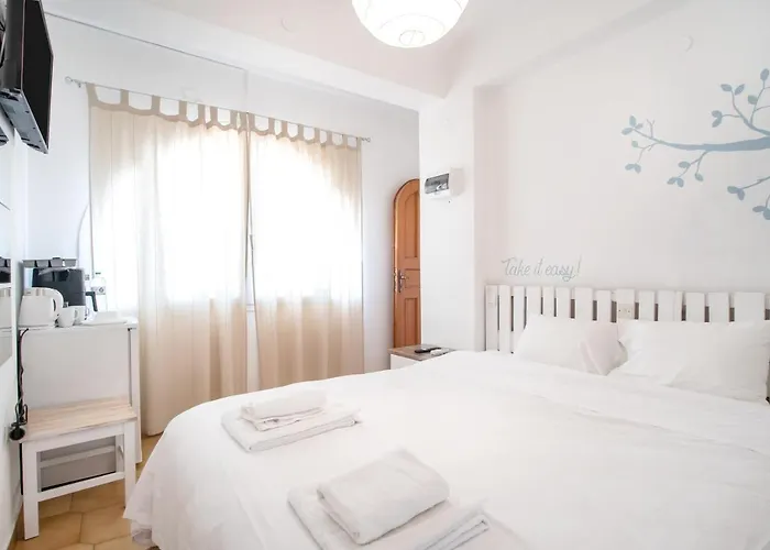 Livadia Seaside 8 Guest house