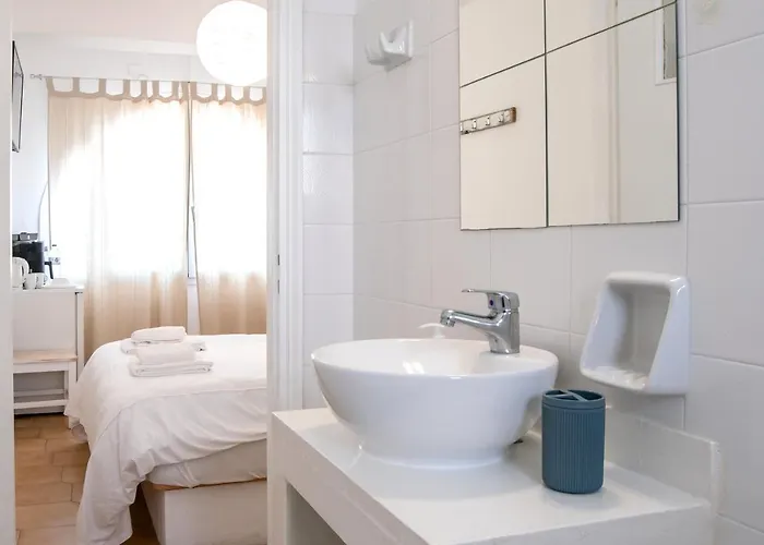 Livadia Seaside 8 Guest house 3*